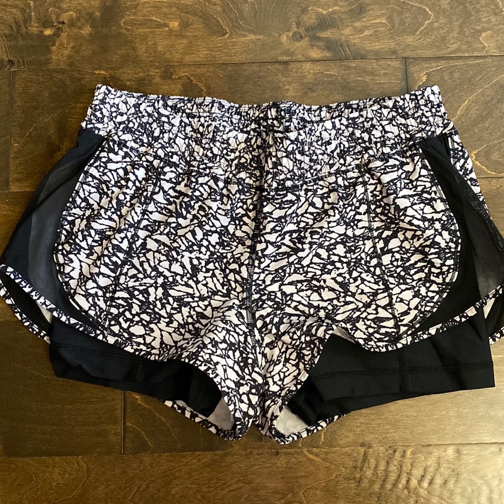 Lululemon shorts size 6